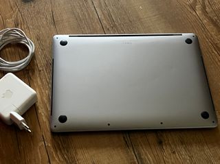 MacBook Pro Retina 13"2019 256GB,8GB RAM,i5,A1989