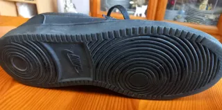 Zapatillas Nike Negras Talla 46. Sólo tiene 2 pues