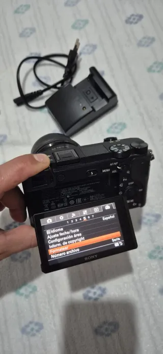 Sony A6300 Cámara + Lente 16-50mm OSS