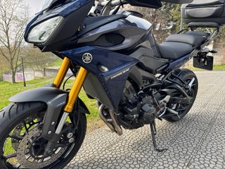 Yamaha MT-09 Tracer azul
