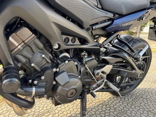 Yamaha MT-09 Tracer azul
