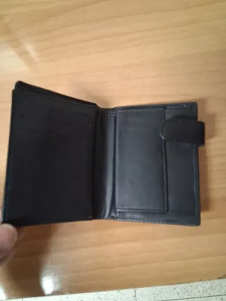 Cartera de bolsillo negra