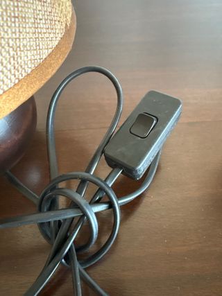 Lámpara sobremesa y salva mantel