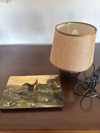 Lámpara sobremesa y salva mantel