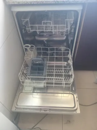 Lavavajillas en buen estado