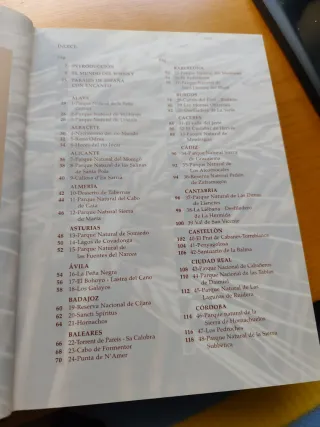 Libro "Guia Cardhu Parajes con encanto de España"