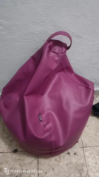 Puf de piel sintética rosa/morado