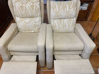 Divano a 2 posti e 2 poltrone singole