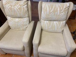 Divano a 2 posti e 2 poltrone singole