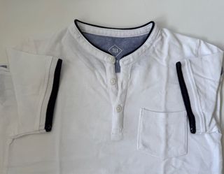 Polo blanco cuello mao vivos azul marino 7-8 años