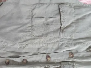 Camisa sin mangas Bershka verde militar