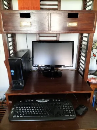 Mueble ordenador madera