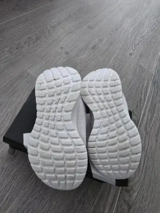 Zapatillas Adidas Niños Velcro Blancas talla 28.5