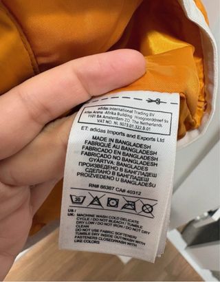 Chaqueta Adidas acolchada naranja