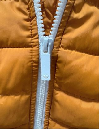 Chaqueta Adidas acolchada naranja