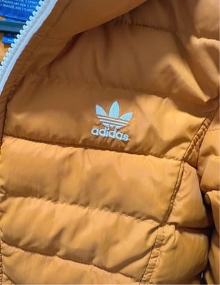 Chaqueta Adidas acolchada naranja