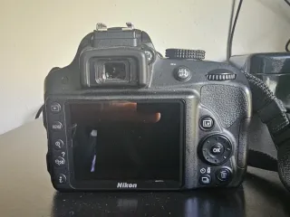 Nikon D3300 + 18-105mm VR | Poco Uso