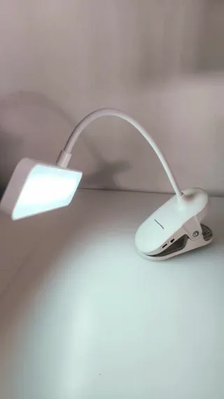 Lámpara LED flexible con PINZA - Carga USB