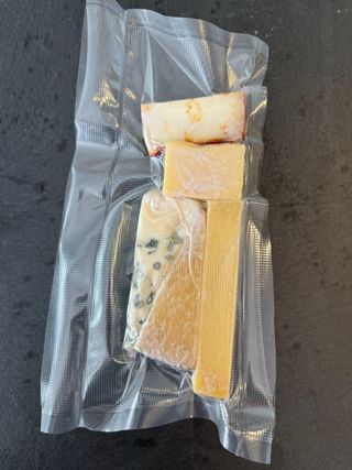 Lote de quesos variados al vacío