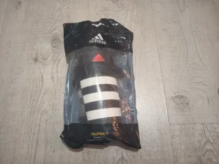 Espinilleras Adidas con velcro