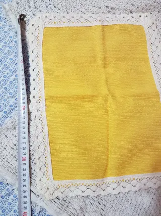 Set 2 Centrini Tessuto Bianco e Giallo