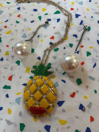 Collar y pendientes piña con labios