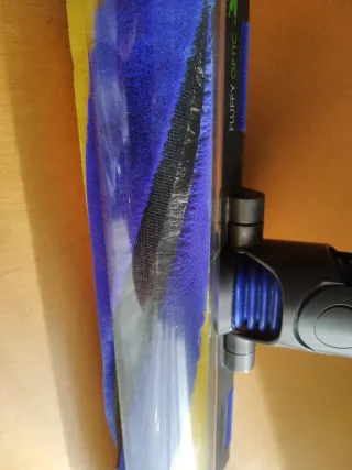 Spazzolino Dyson V12 Fluffy con luce laser, poco usato