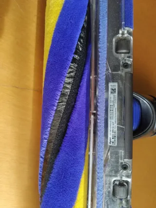 Spazzolino Dyson V12 Fluffy con luce laser, poco usato