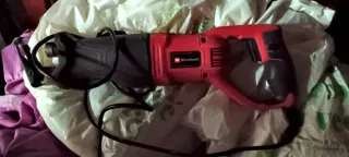 Sierra Sable Einhell Roja