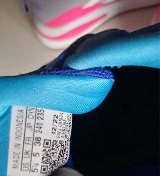 Dos pares de Adidas tallas 38 (Azul) y 37 1/3 (Ro)