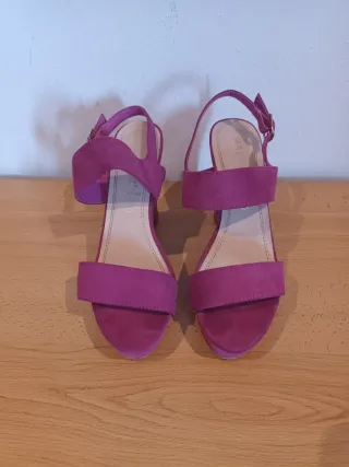Zapatos rosa fucsia con plataforma