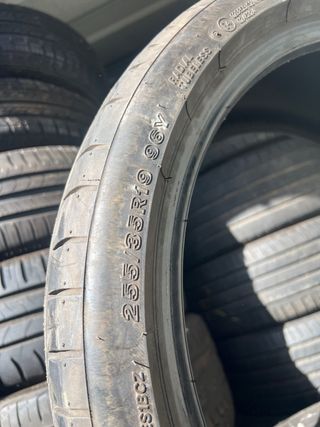 Neumático usado 255/35/19 96Y Usados