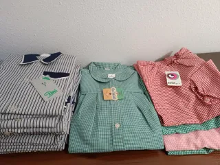 Lote de batas de niño y niñas t 4  a t 9 .