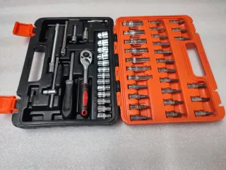 Caja de herramientas con accesorios