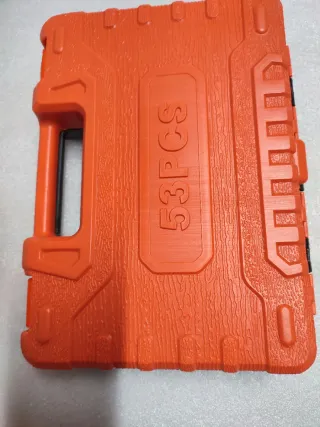 Caja de herramientas con accesorios