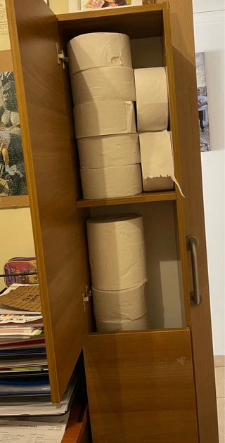 Armario de baño de madera