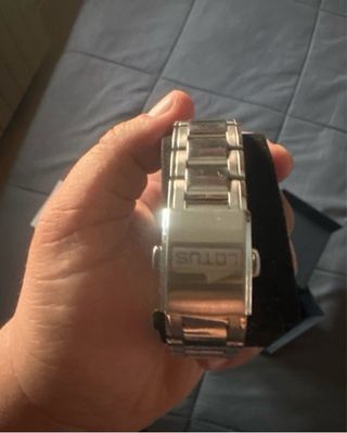 Reloj Lotus Dorado y Plateado