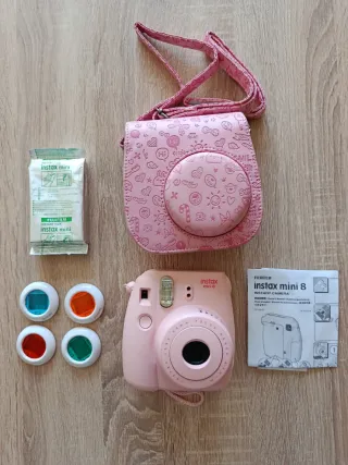 Cámara Instantánea Fujifilm Instax Mini 8. NUEVA.