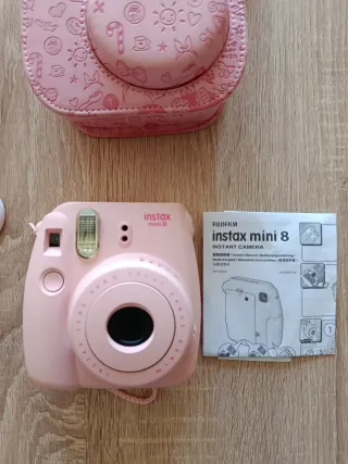 Cámara Instantánea Fujifilm Instax Mini 8. NUEVA.