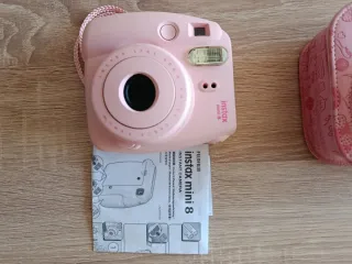 Cámara Instantánea Fujifilm Instax Mini 8. NUEVA.