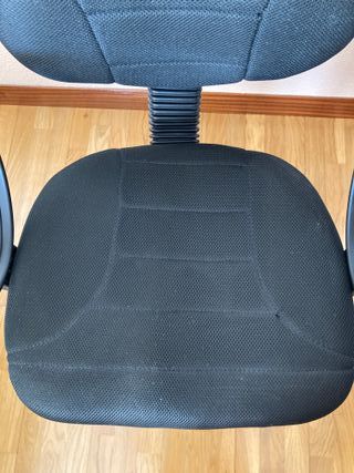 Silla de oficina negra