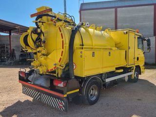 Camion Man 220 para desatranques. Importado.