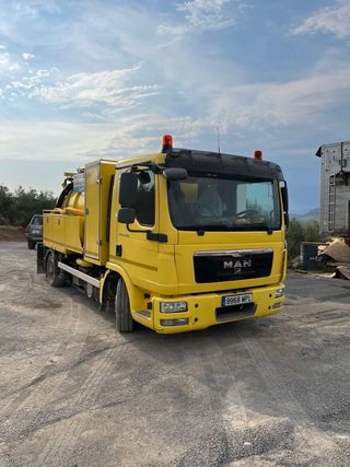 Camion Man 220 para desatranques. Importado.