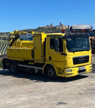 Camion Man 220 para desatranques. Importado.