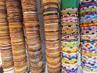 Pulseras Cuero e Hilo