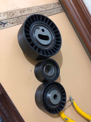 Poleas tensoras para vehículos