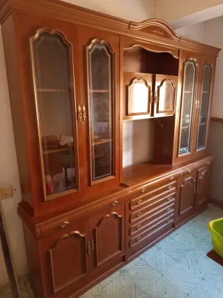 Mueble de salón madera y cristal