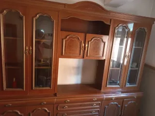 Mueble de salón madera y cristal