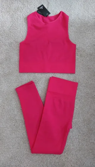 Conjunto deportivo Crivit rosa fucsia moldeador