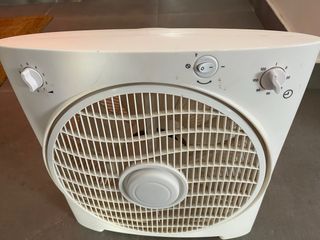 Ventilador blanco de plástico